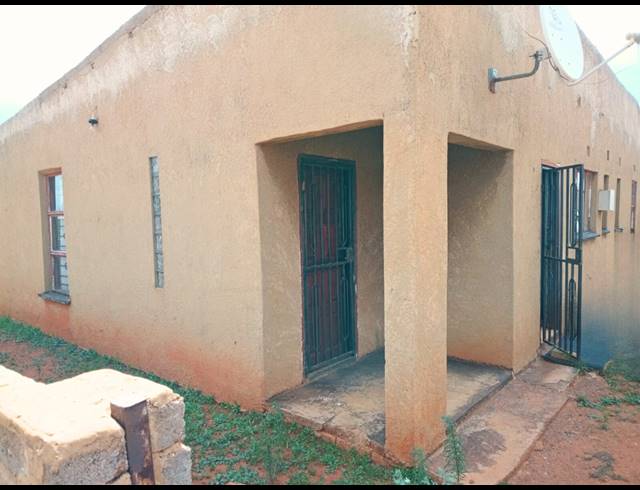 3 BEDROOM HOUSE FOR SALE IN ORANGE FARM